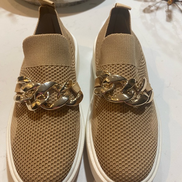 Flat Low-Cut Round Toe Shoes, Breathable Mesh With Chain Decor. Size 6.5 - Picture 6 of 11